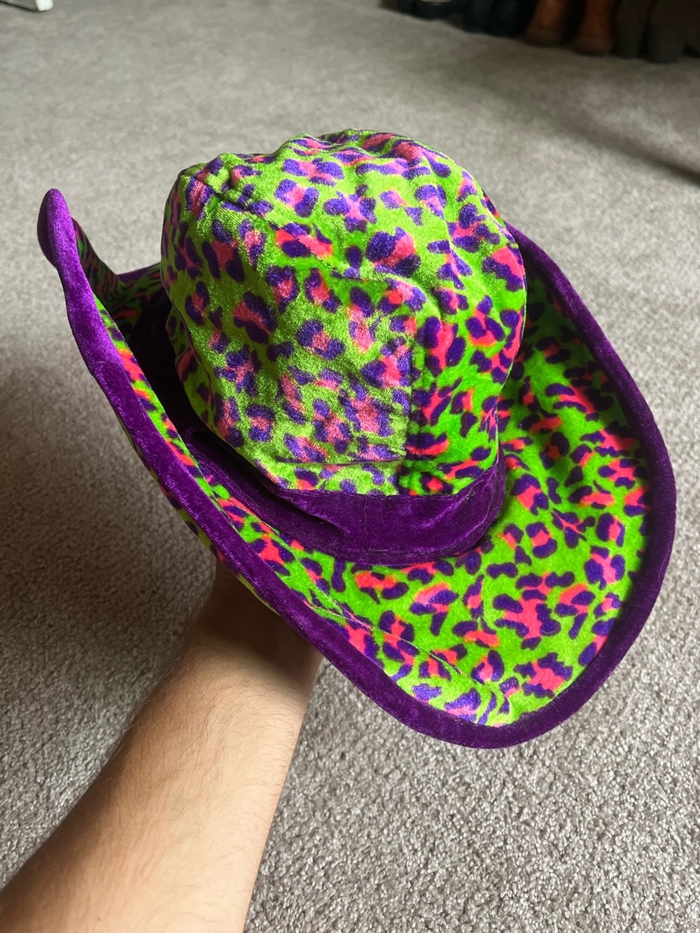 VTG 90’s Fur Neon Leopard Print Hat - Picture 2 of 6